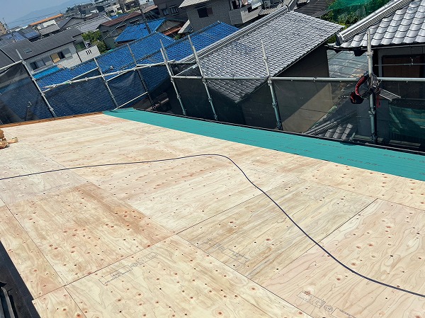 屋根葺き替え工事